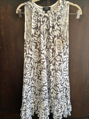 MSK White & Gray Floral Ruffle Hem Mini Skirt Sz M